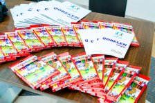 В Баку прошла выставка гобеленов "Национальные музыкальные инструменты" (ФОТО)