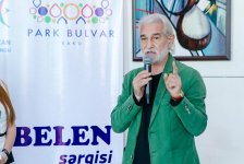 В Баку прошла выставка гобеленов "Национальные музыкальные инструменты" (ФОТО)