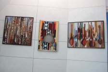 В Баку прошла выставка гобеленов "Национальные музыкальные инструменты" (ФОТО)