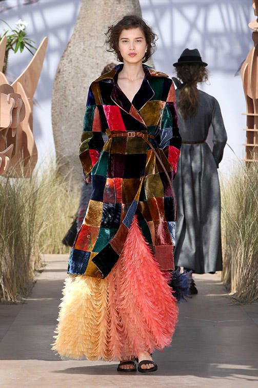 Фантастическим дефиле отметил свое семидесятилетие модный дом "Диор" (ФОТО)