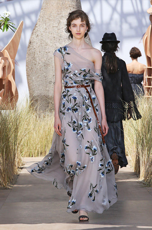 Фантастическим дефиле отметил свое семидесятилетие модный дом "Диор" (ФОТО)