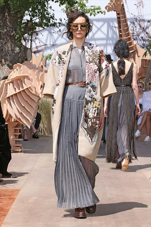 Фантастическим дефиле отметил свое семидесятилетие модный дом "Диор" (ФОТО)