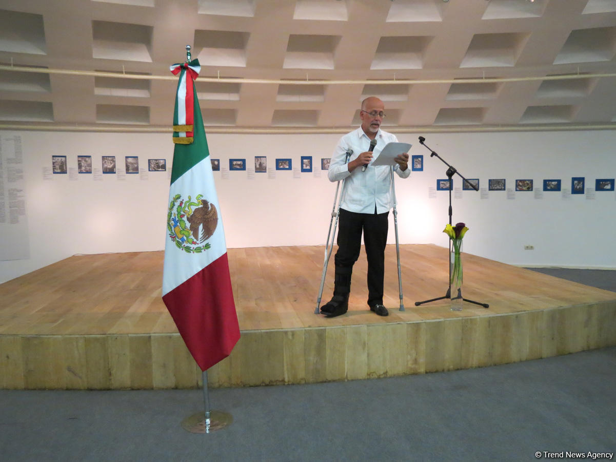 В Баку прошла фотовыставка, посвященная Фриде Кало и Диего Ривере (ФОТО)