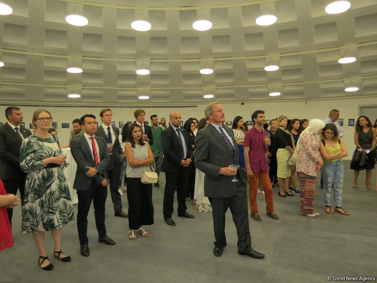 В Баку прошла фотовыставка, посвященная Фриде Кало и Диего Ривере (ФОТО)