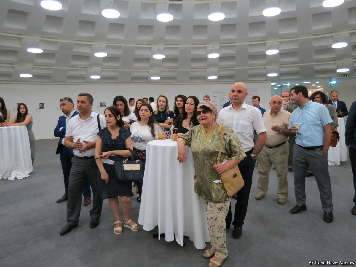 В Баку прошла фотовыставка, посвященная Фриде Кало и Диего Ривере (ФОТО)