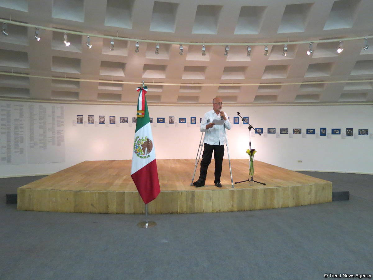 В Баку прошла фотовыставка, посвященная Фриде Кало и Диего Ривере (ФОТО)