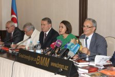 В Баку состоялась презентация книг «Их лишили Родины» и «Кровавая память истории» (ФОТО)