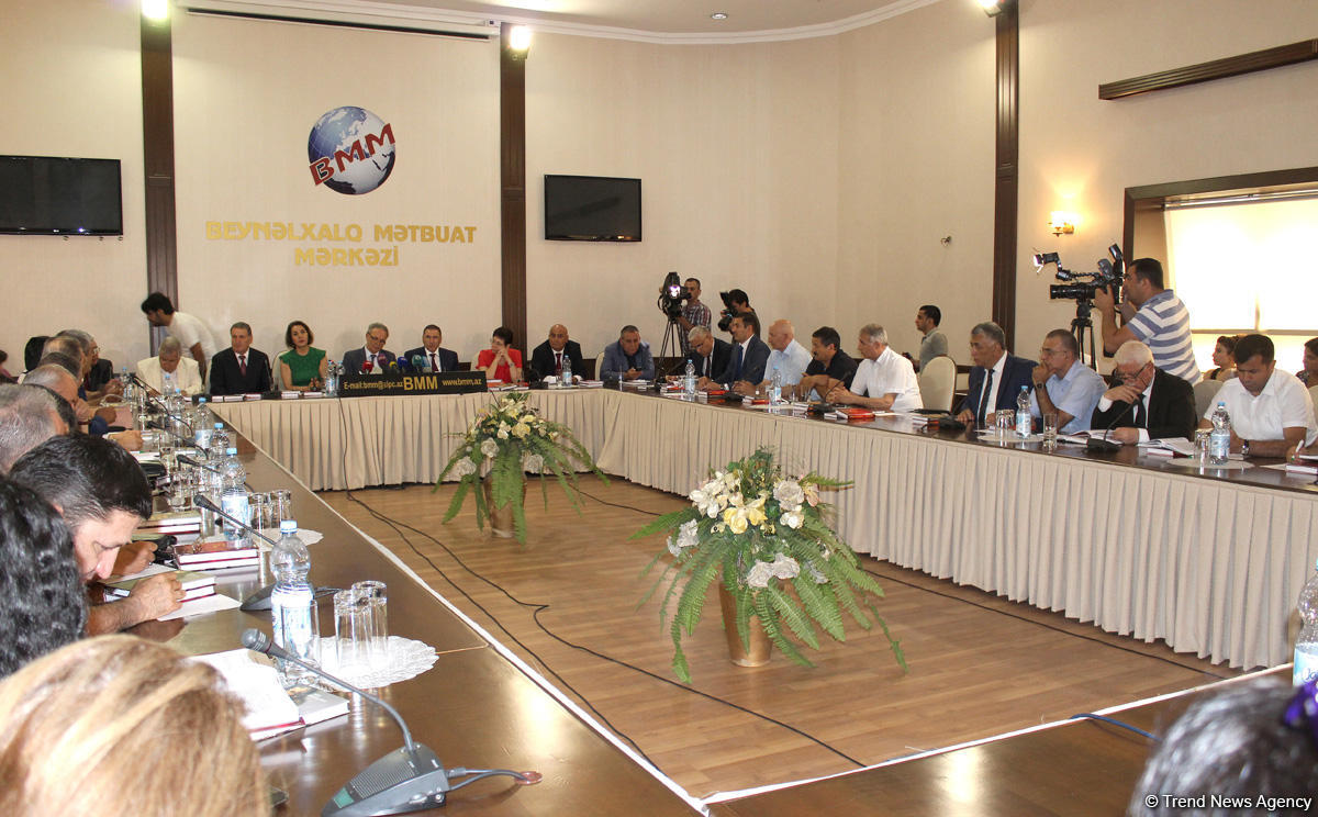 В Баку состоялась презентация книг «Их лишили Родины» и «Кровавая память истории» (ФОТО)