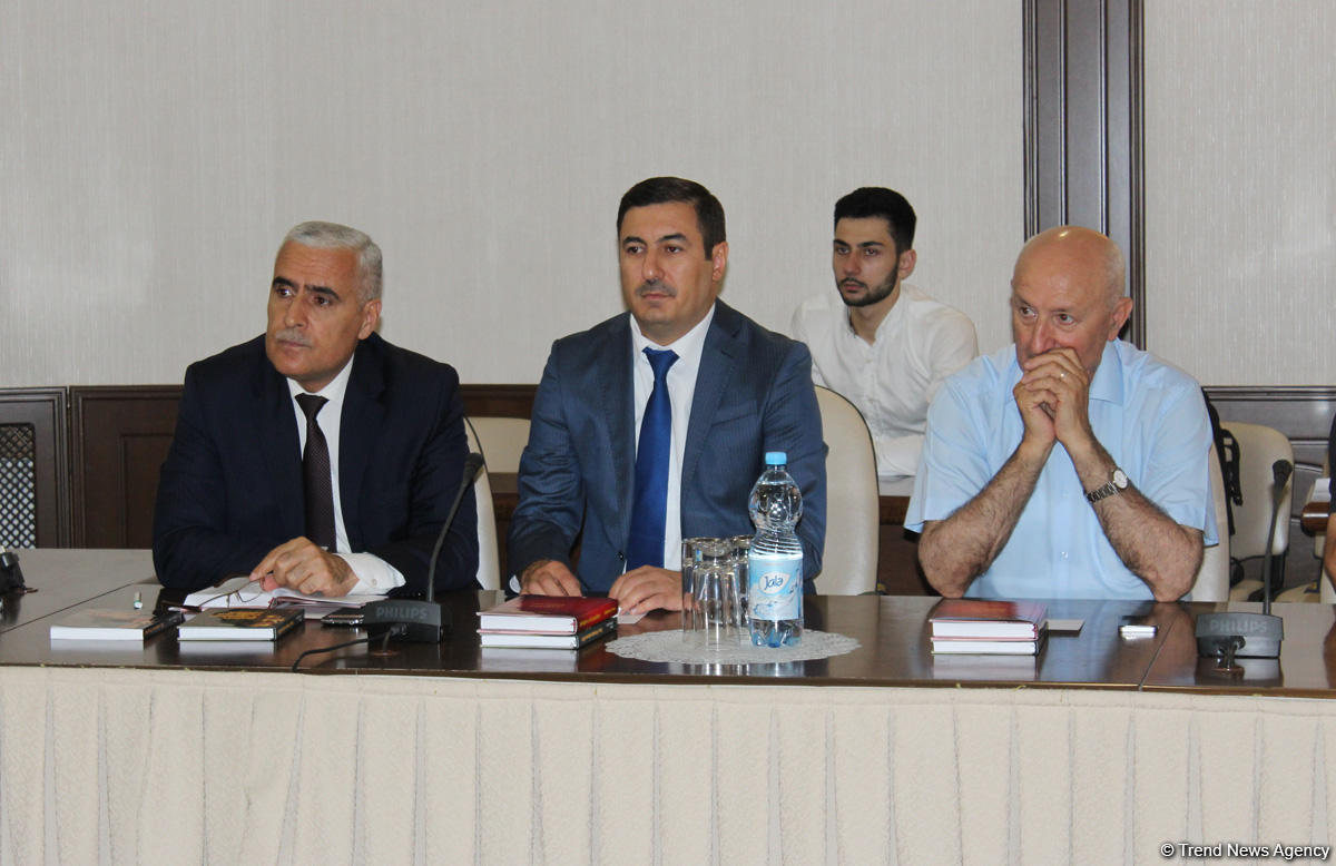 В Баку состоялась презентация книг «Их лишили Родины» и «Кровавая память истории» (ФОТО)