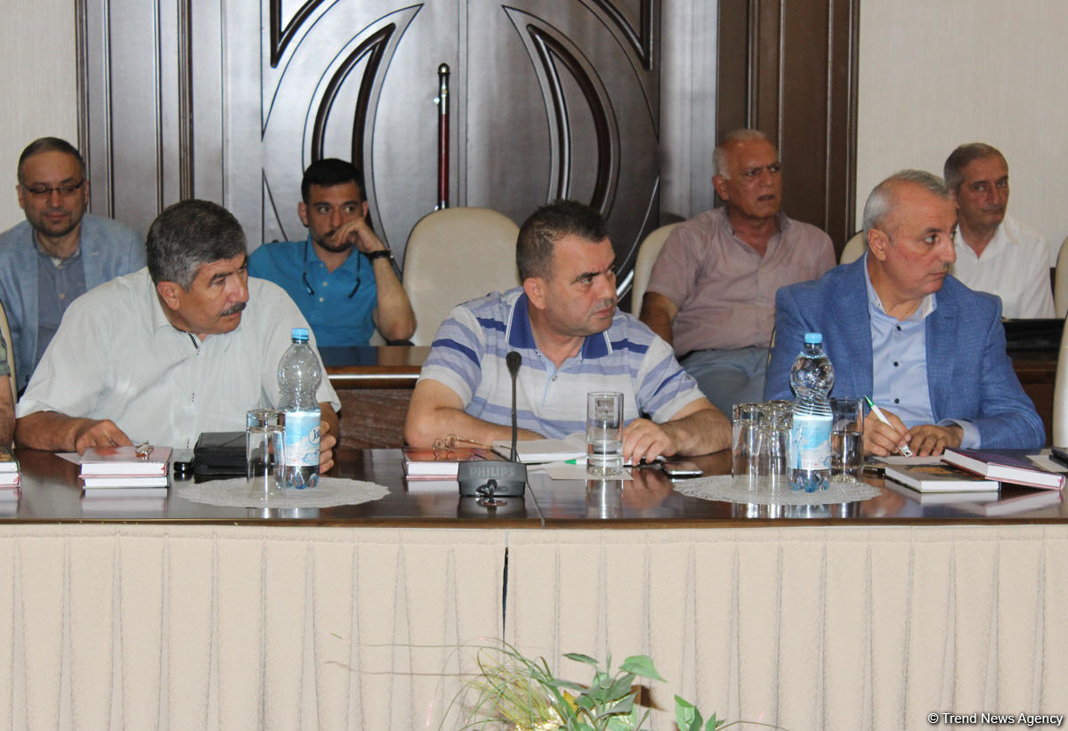 В Баку состоялась презентация книг «Их лишили Родины» и «Кровавая память истории» (ФОТО)