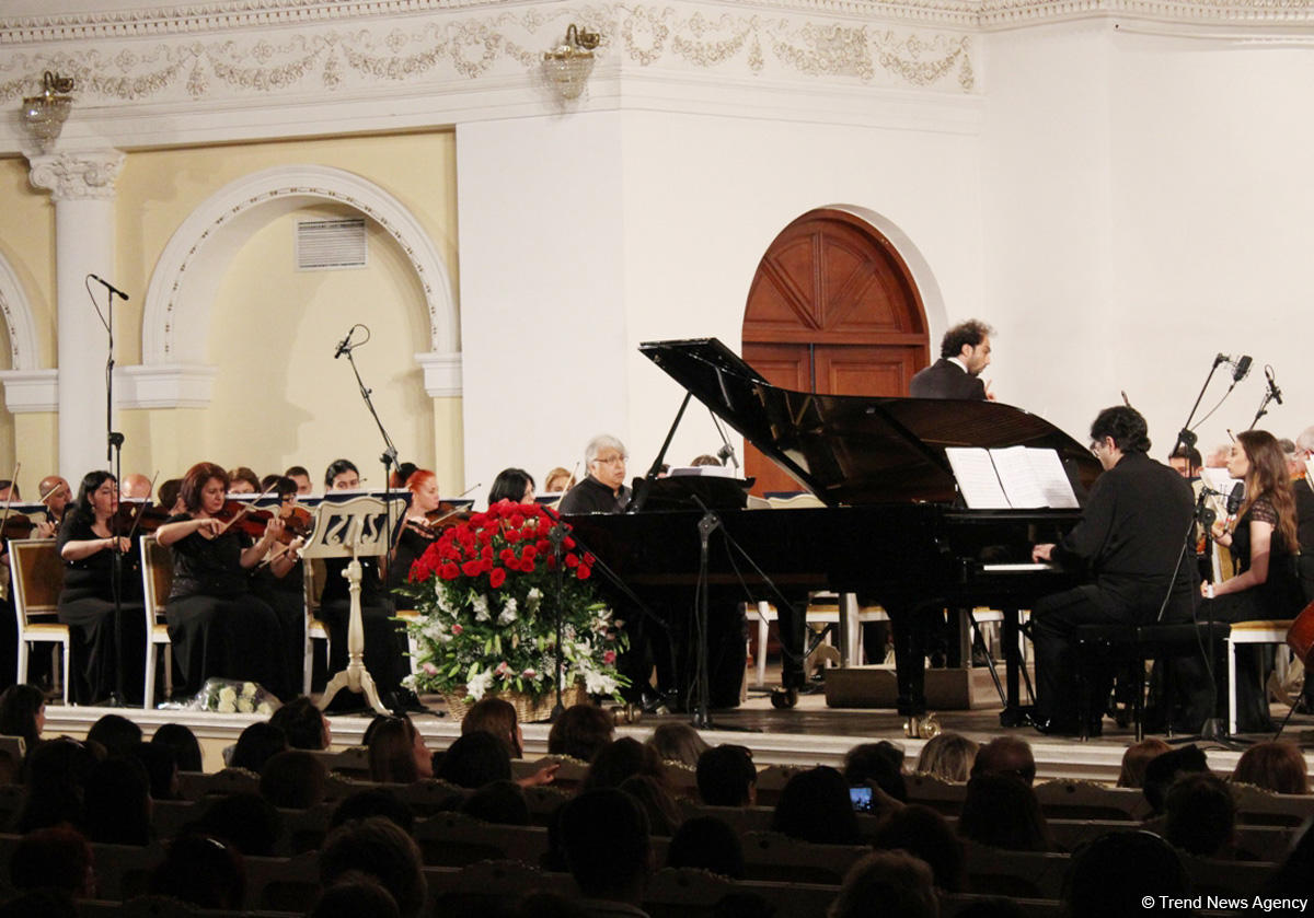 Азербайджанские пианисты-виртуозы посвятили концерт Сергею Рахманинову (ФОТО)