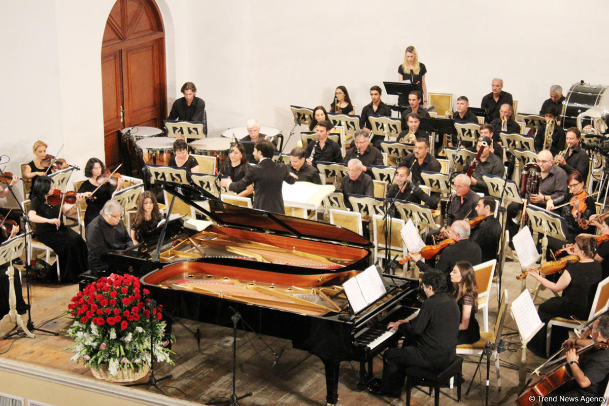 Азербайджанские пианисты-виртуозы посвятили концерт Сергею Рахманинову (ФОТО)