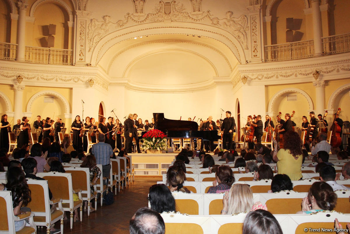 Азербайджанские пианисты-виртуозы посвятили концерт Сергею Рахманинову (ФОТО)
