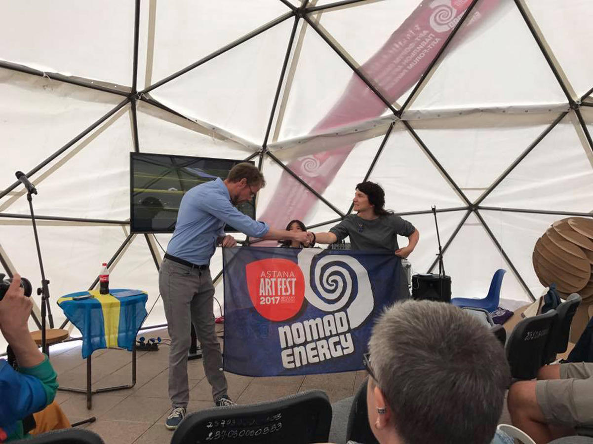 Креативные бочки из Азербайджана удивили гостей фестиваля в Казахстане (ФОТО)