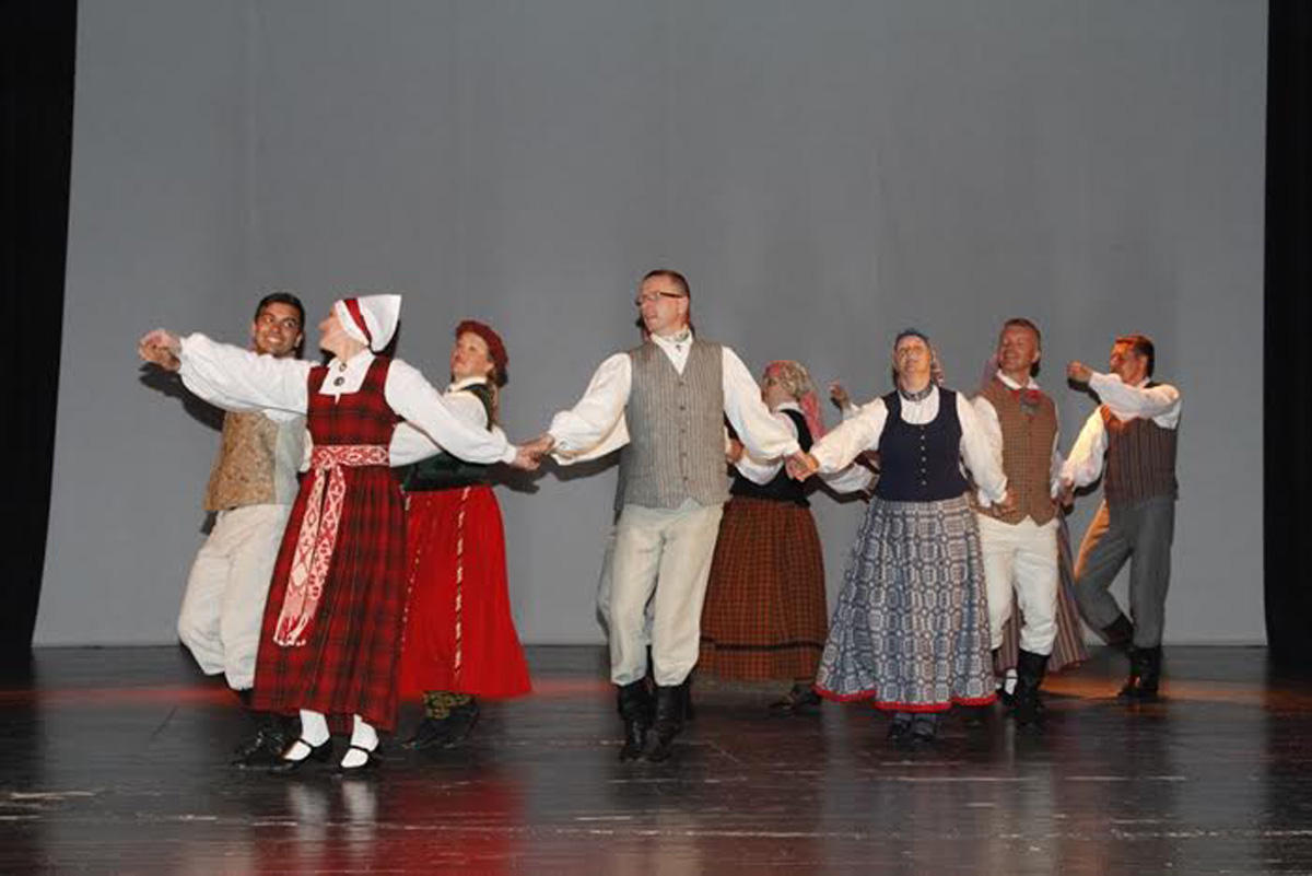 В Баку проходит Международный фестиваль фольклорного танца (ФОТО)