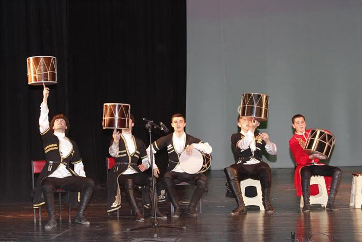 В Баку проходит Международный фестиваль фольклорного танца (ФОТО)