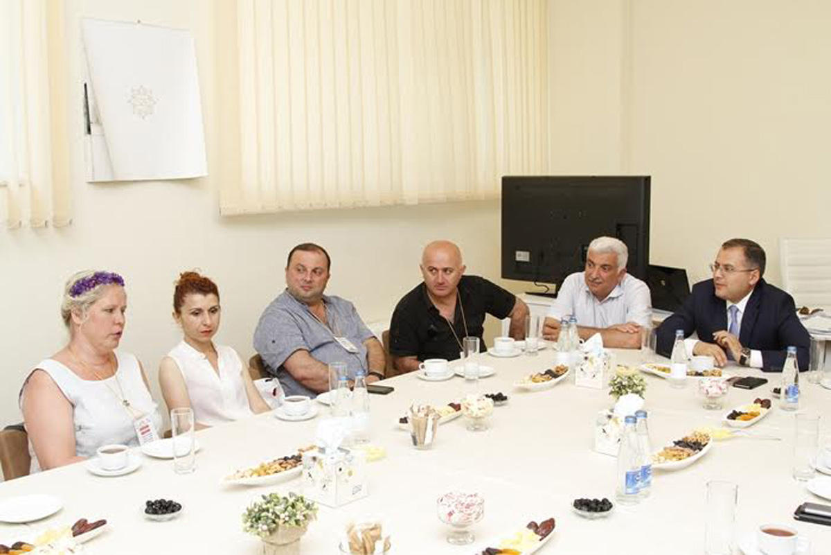 В Баку проходит Международный фестиваль фольклорного танца (ФОТО)