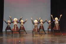 В Баку проходит Международный фестиваль фольклорного танца (ФОТО)