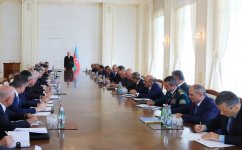 Под председательством Президента Ильхама Алиева состоялось заседание Кабинета министров по итогам социально-экономического развития в I полугодии 2017 года и предстоящим задачам (ФОТО)