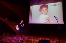 Дети зажгли свечи в память о двухлетней Захре и невинных жертвах войн (ФОТО)