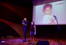 Дети зажгли свечи в память о двухлетней Захре и невинных жертвах войн (ФОТО)