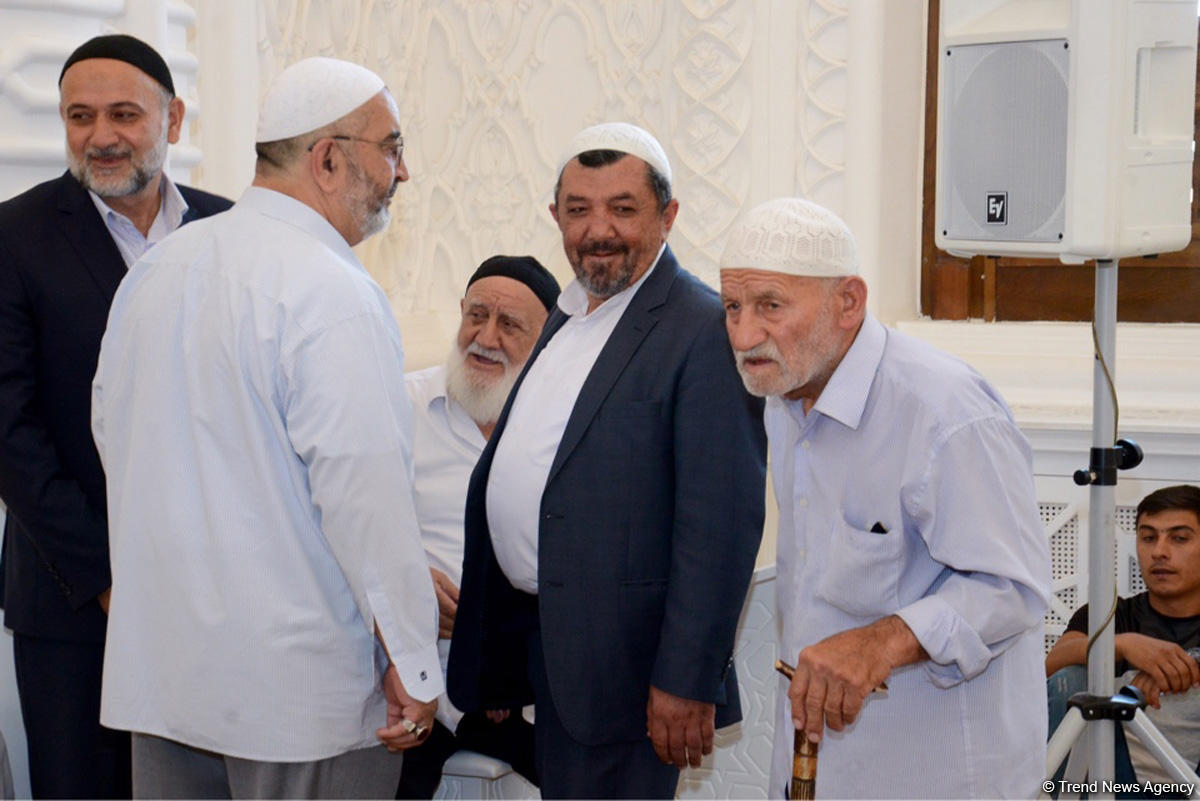 В Баку совершен намаз-вахдат, приуроченный к годовщине попытки госпереворота в Турции (ФОТО)
