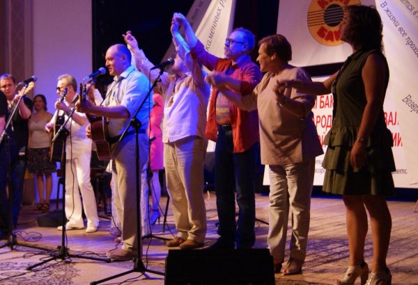 Бакинцы соскучились по высокой поэзии в душевной песне (ФОТО)