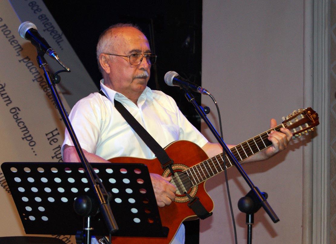 Бакинцы соскучились по высокой поэзии в душевной песне (ФОТО)