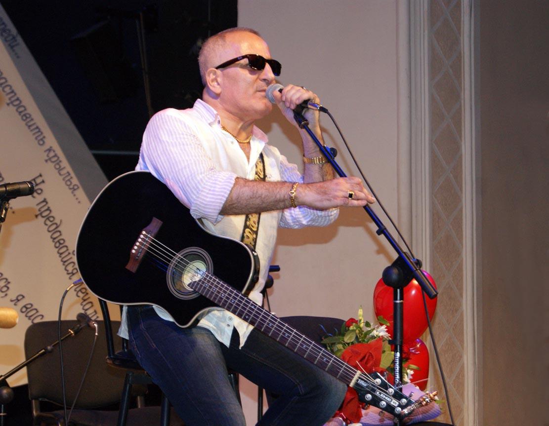 Бакинцы соскучились по высокой поэзии в душевной песне (ФОТО)