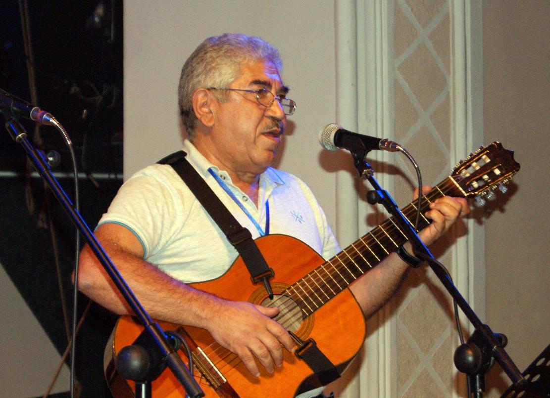 Бакинцы соскучились по высокой поэзии в душевной песне (ФОТО)