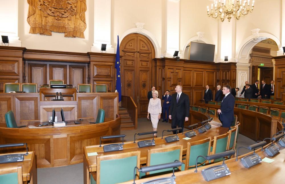 Президент Ильхам Алиев встретился в Риге с председателем Сейма Латвии (ФОТО) (версия 2)