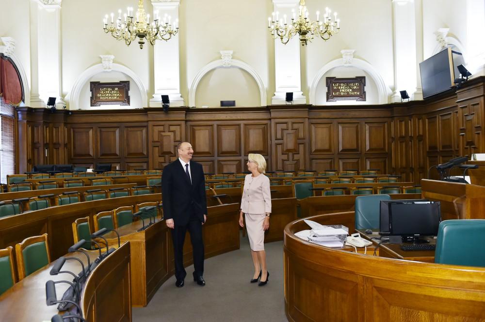 Президент Ильхам Алиев встретился в Риге с председателем Сейма Латвии (ФОТО) (версия 2)