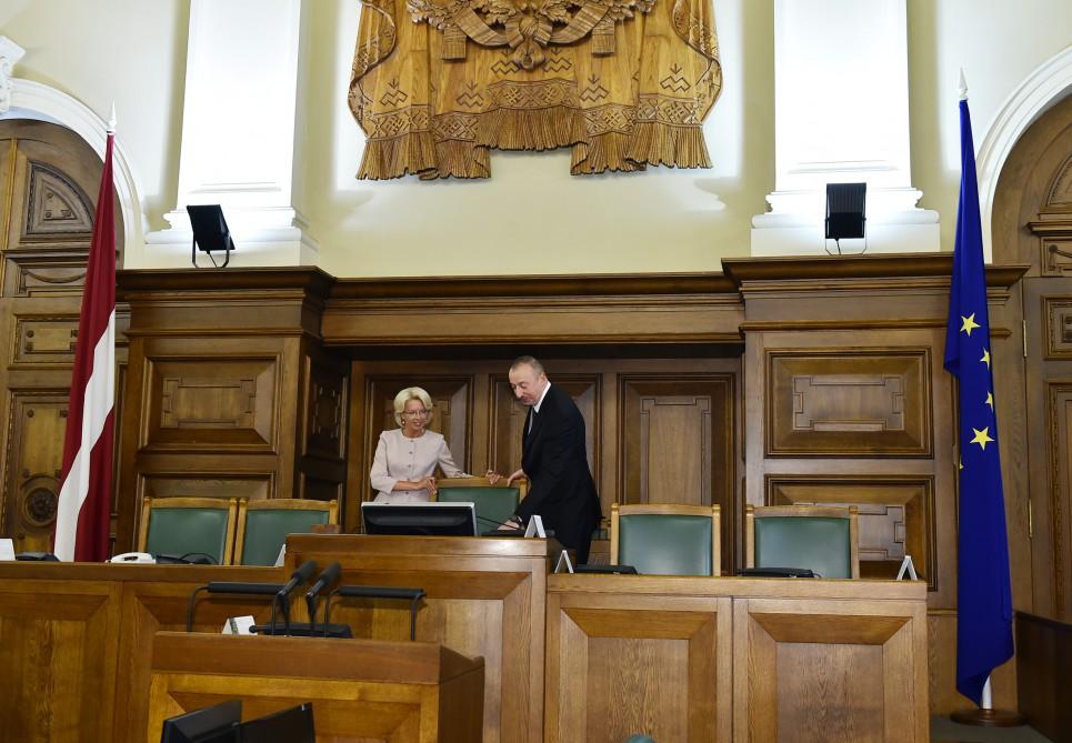 Президент Ильхам Алиев встретился в Риге с председателем Сейма Латвии (ФОТО) (версия 2)