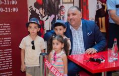 Очень трогательно! Молитвы детей: Дядя Бахрам, мы вас очень любим и ждем! (ВИДЕО, ФОТО)