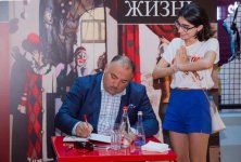 "Непридуманная жизнь" Бахрама Багирзаде побила рекорд: "До сих пор болят пальцы"  (ФОТО)