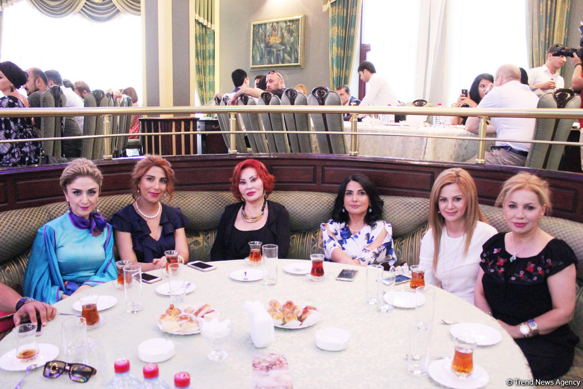 В Баку прошла церемония награждения, посвященная Дню национальной прессы (ФОТО)