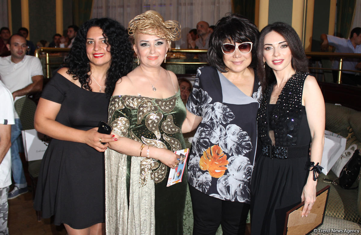 В Баку прошла церемония награждения, посвященная Дню национальной прессы (ФОТО)