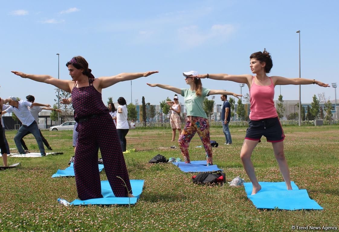 В Баку прошел грандиозный Фестиваль йоги на открытом воздухе (ФОТО)