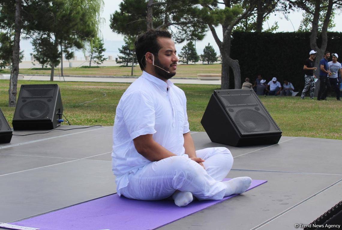 В Баку прошел грандиозный Фестиваль йоги на открытом воздухе (ФОТО)