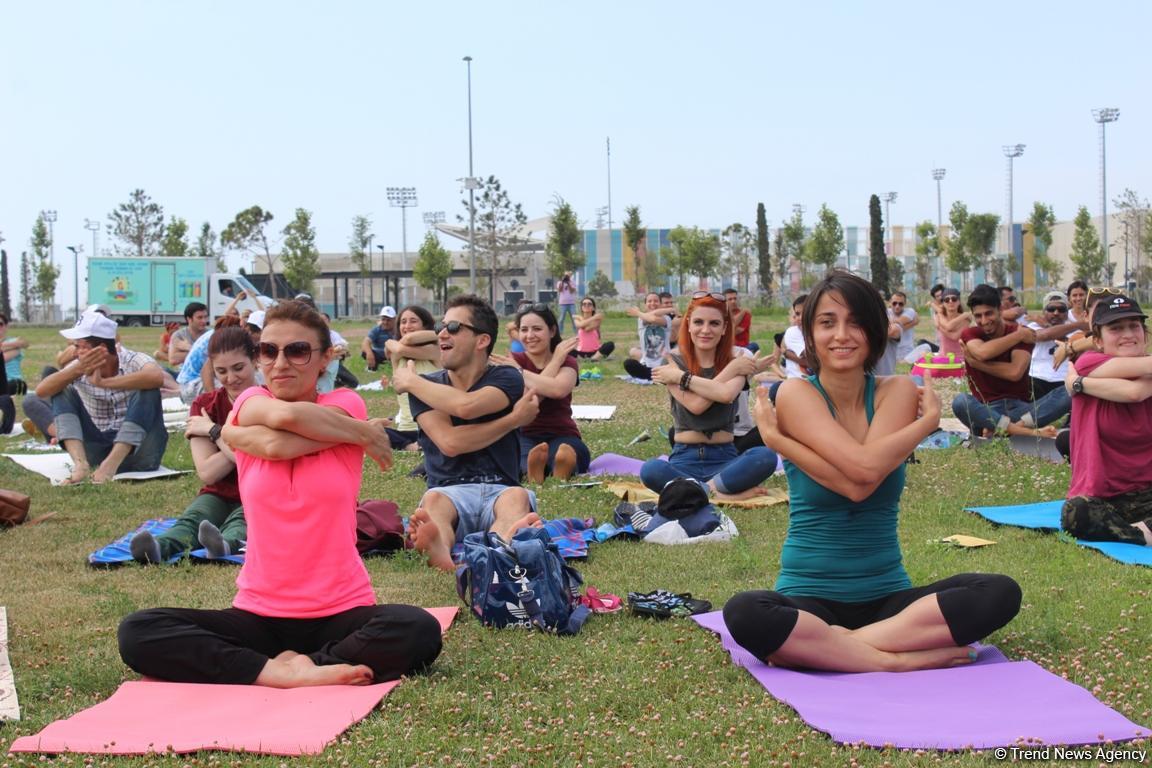 В Баку прошел грандиозный Фестиваль йоги на открытом воздухе (ФОТО)