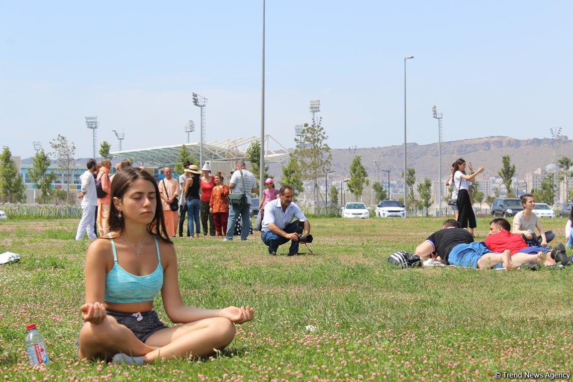 В Баку прошел грандиозный Фестиваль йоги на открытом воздухе (ФОТО)