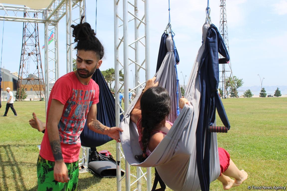 В Баку прошел грандиозный Фестиваль йоги на открытом воздухе (ФОТО)