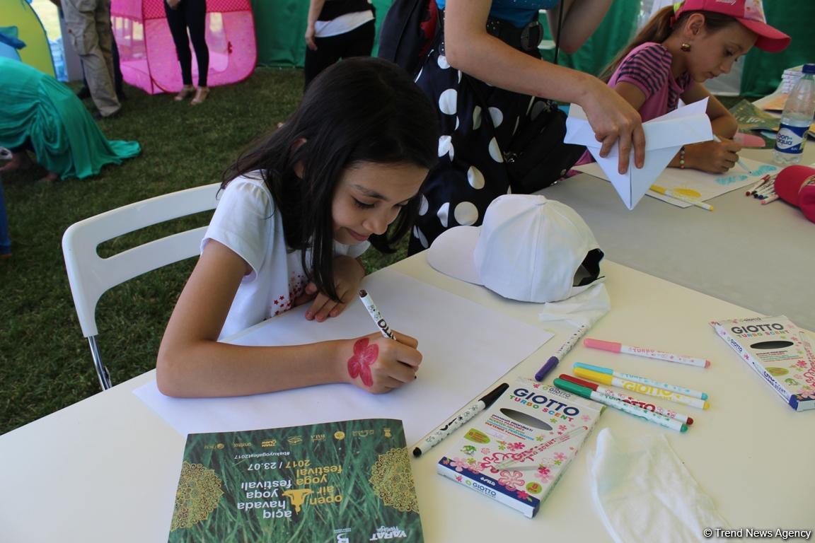 В Баку прошел грандиозный Фестиваль йоги на открытом воздухе (ФОТО)