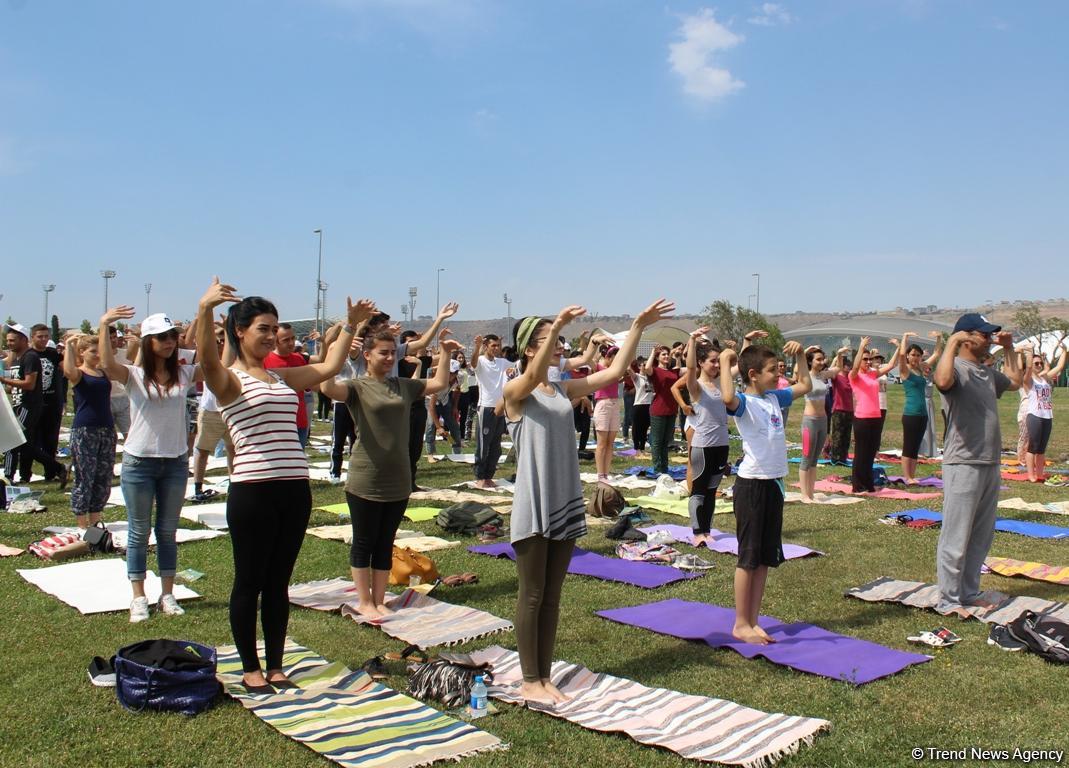В Баку прошел грандиозный Фестиваль йоги на открытом воздухе (ФОТО)