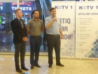 Азербайджанским журналистам показали смертельную схватку Цезаря и Полковника (ФОТО)