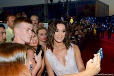 Самые яркие и запоминающиеся наряды на красной дорожке фестиваля "ЖАРА" (ФОТО)