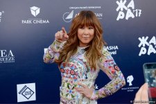 Самые яркие и запоминающиеся наряды на красной дорожке фестиваля "ЖАРА" (ФОТО)
