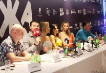 Российские звезды – участники фестиваля "ЖАРА-2017" восхищены Баку: пресс-конференция (ФОТО)