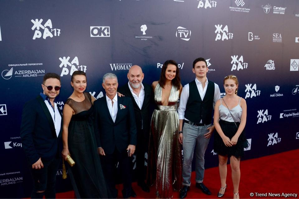 "Люблю Баку, поэтому приехал с семьей" – участник фестиваля "ЖАРА" Олег Газманов (ФОТО)