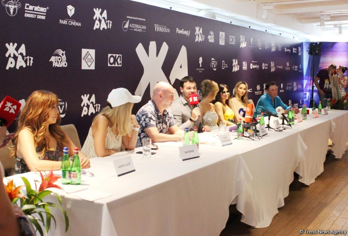 Российские звезды – участники фестиваля "ЖАРА-2017" восхищены Баку: пресс-конференция (ФОТО)